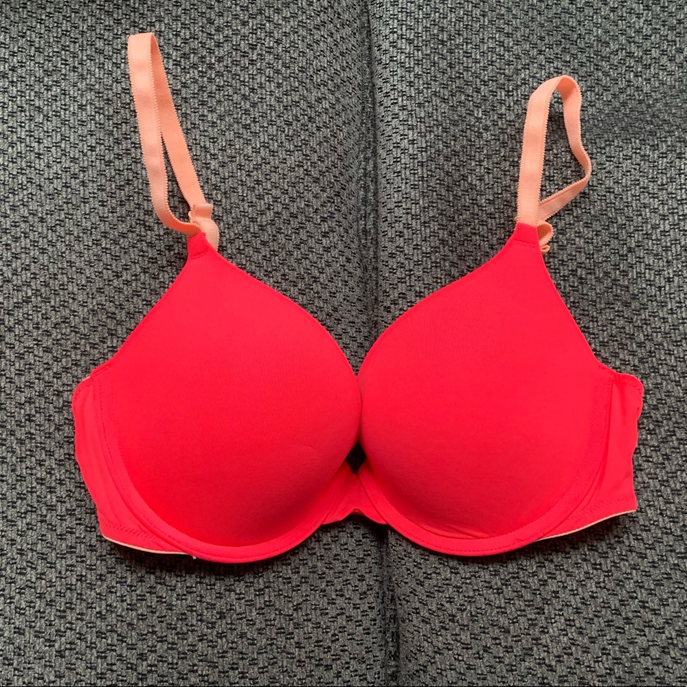 Victoria’s Secret PINK bra